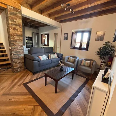 La Casa De Piedra Corrales De Buelna