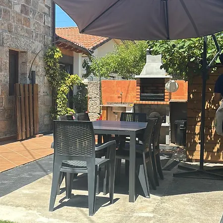 La Casa De Piedra Holiday home Corrales De Buelna