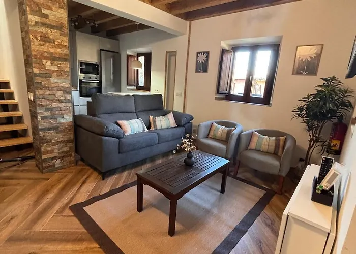 La Casa De Piedra Corrales De Buelna