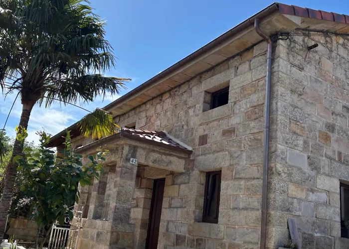 La Casa De Piedra Holiday home Corrales De Buelna